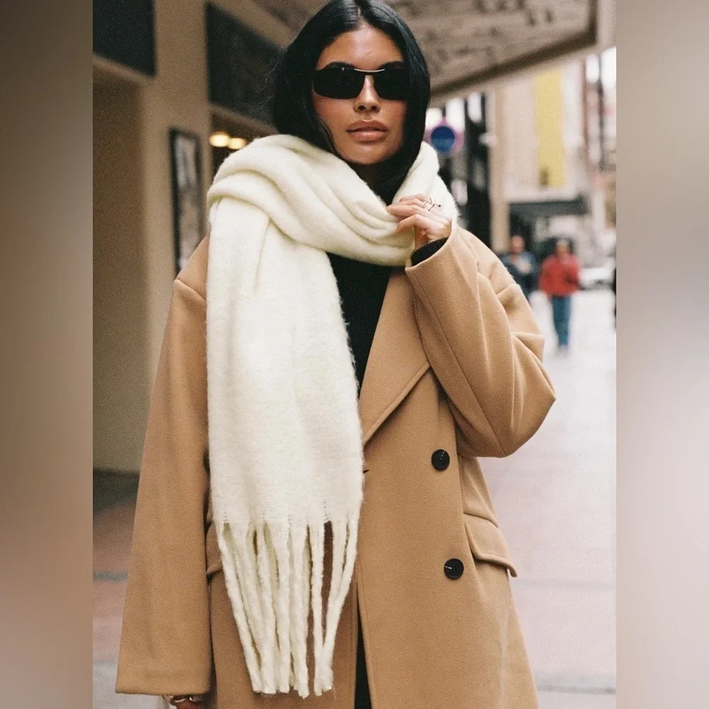 STEVE MADDEN Super-Soft Knit Muffler Chunky White Oversized Scarf